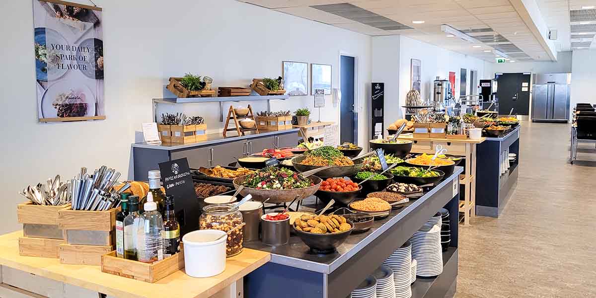 maden i fælles kantine