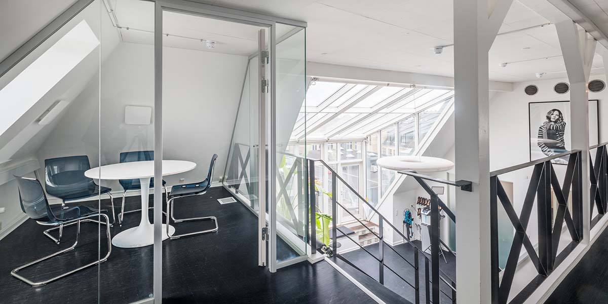 Regnbuepladsen 5, 5. sal indefra set fra hemsen