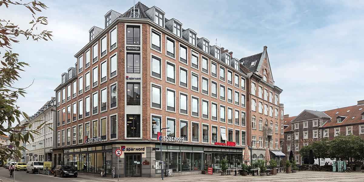 Regnbuepladsen 5, 5. sal flotte facade