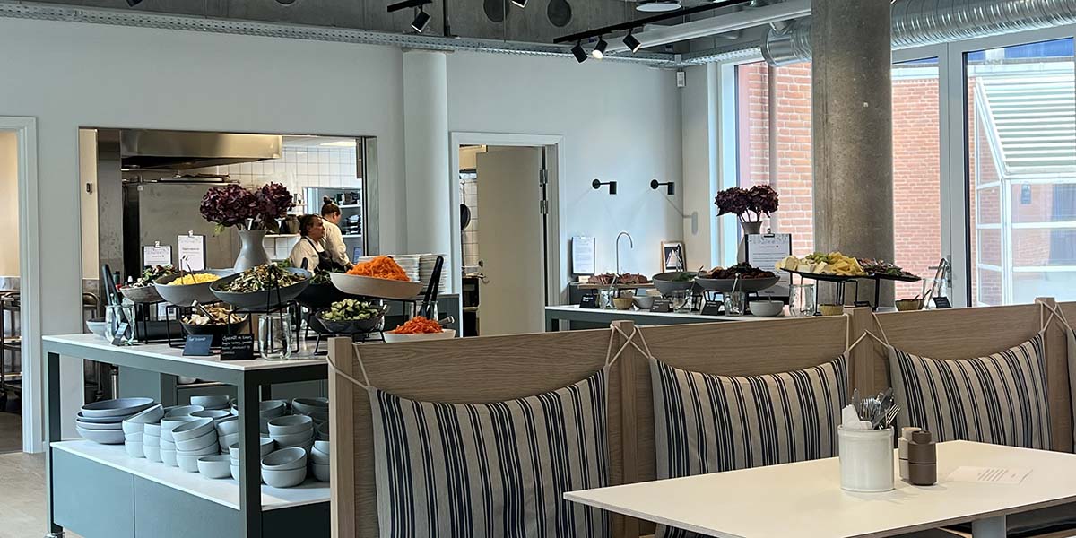 Buffet i kantinen