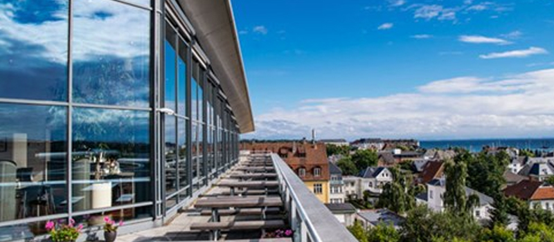 Elegante kontorlokaler i Hellerup samler det bedste fra flere verdener-800x350px