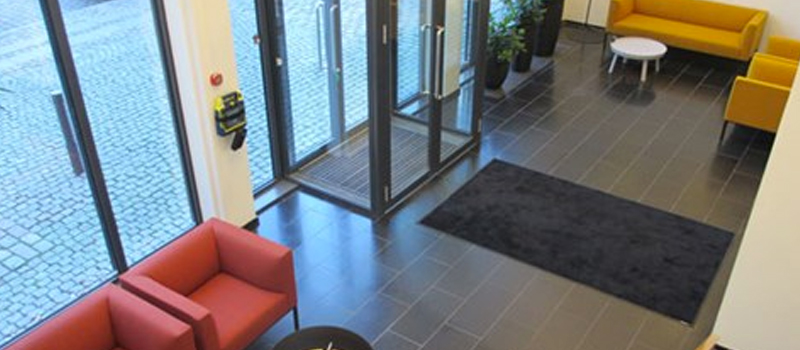 Nyrenoverede erhvervslejemål i fleksibelt flerbrugerhus på Christianshavn-800x350px