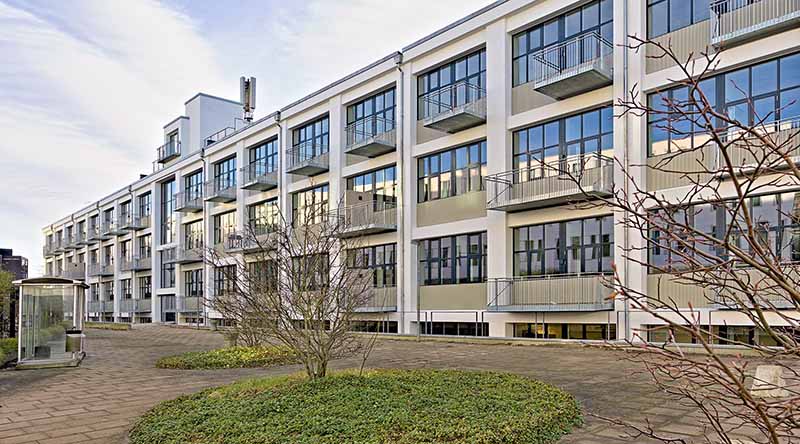 Smuk bygning. Facaden på ObelHus. Tidligere tobaksfabrik og Universitet. Nu omdannet til 65 moderne lejeboliger.