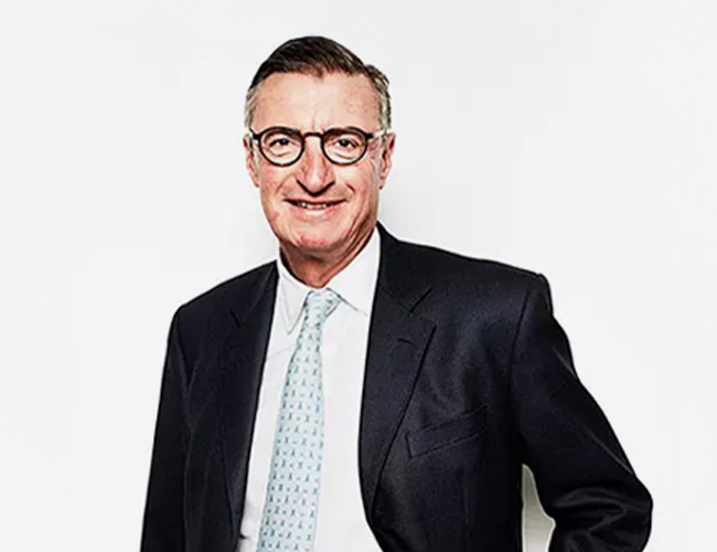 2004 – 7. generation overtager direktørstolen